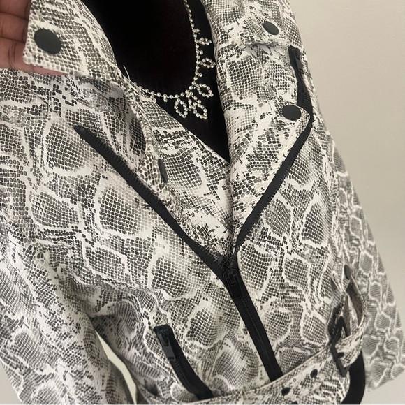 Snake print faux leather jacket - Picture 4 of 8